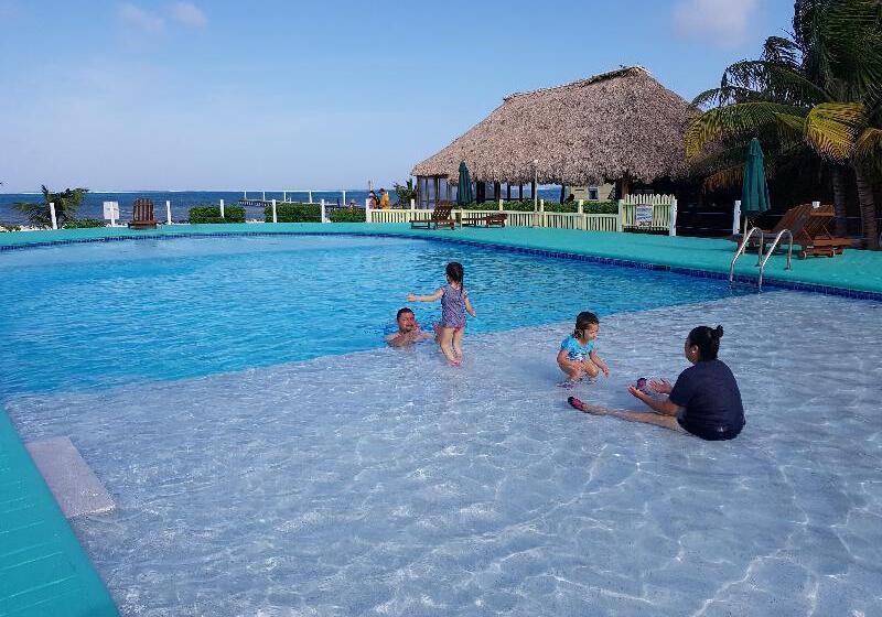 فندق Royal Caribbean Resort