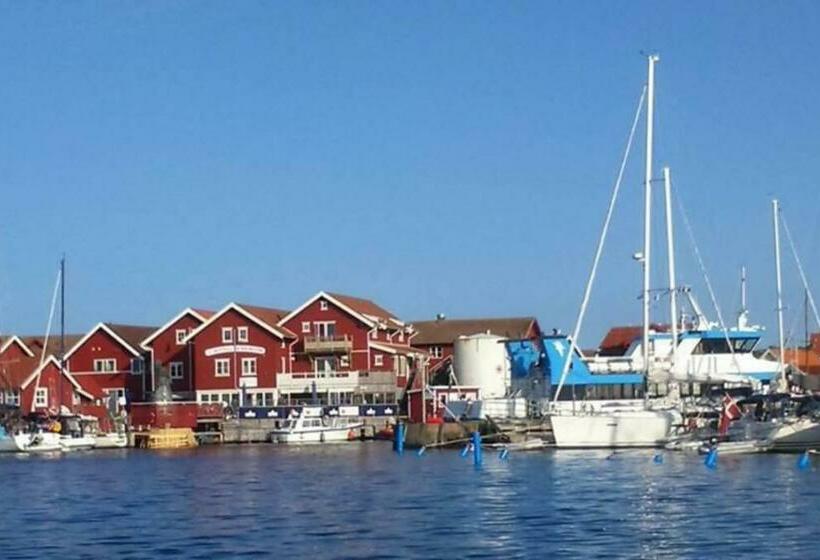 Mycket Fin Lägenhet Med Solig Balkong Centralt På Käringön Möjlighet Till Privat Parkeringsplats