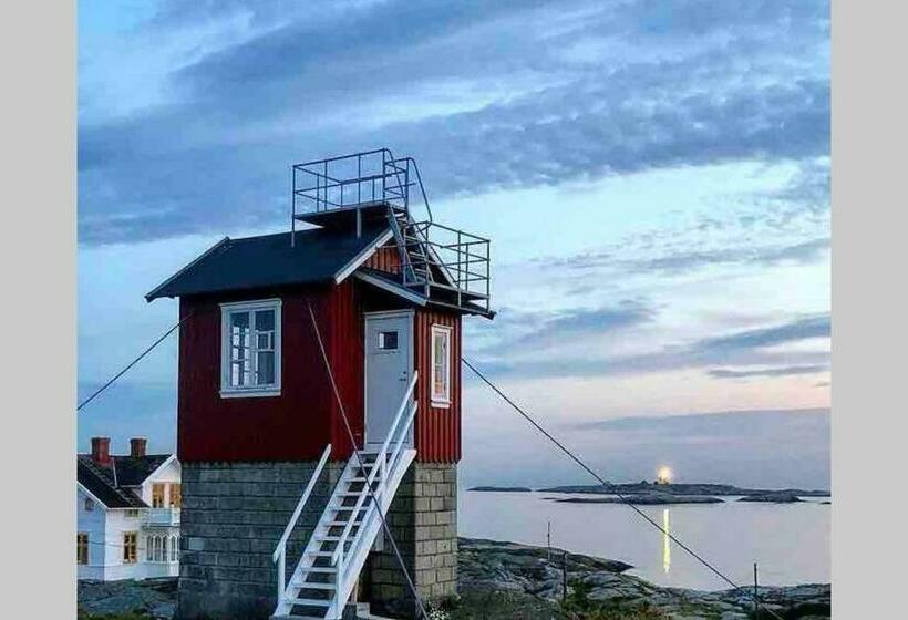 Mycket Fin Lägenhet Med Solig Balkong Centralt På Käringön Möjlighet Till Privat Parkeringsplats