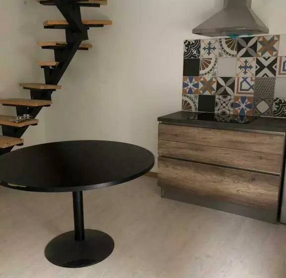 Gite 3 étages Dans Ruelle Au Calme