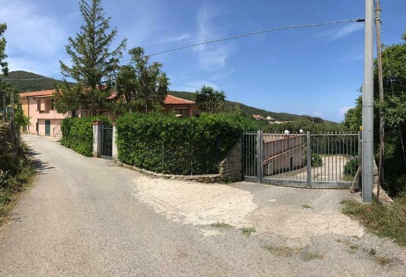 Villa Marciana Marina