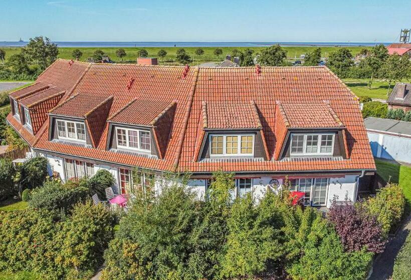 Cozy Apartment In Friedrichskoog With Kitchen