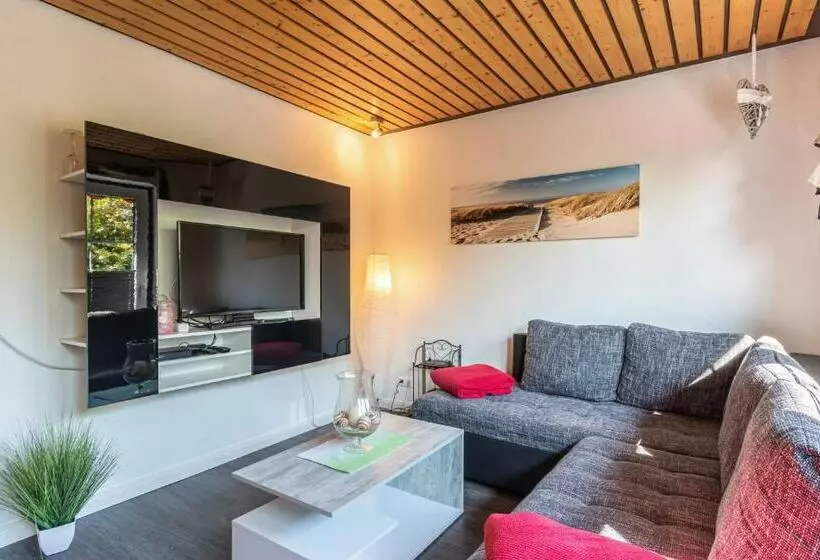 Cozy Apartment In Friedrichskoog With Kitchen