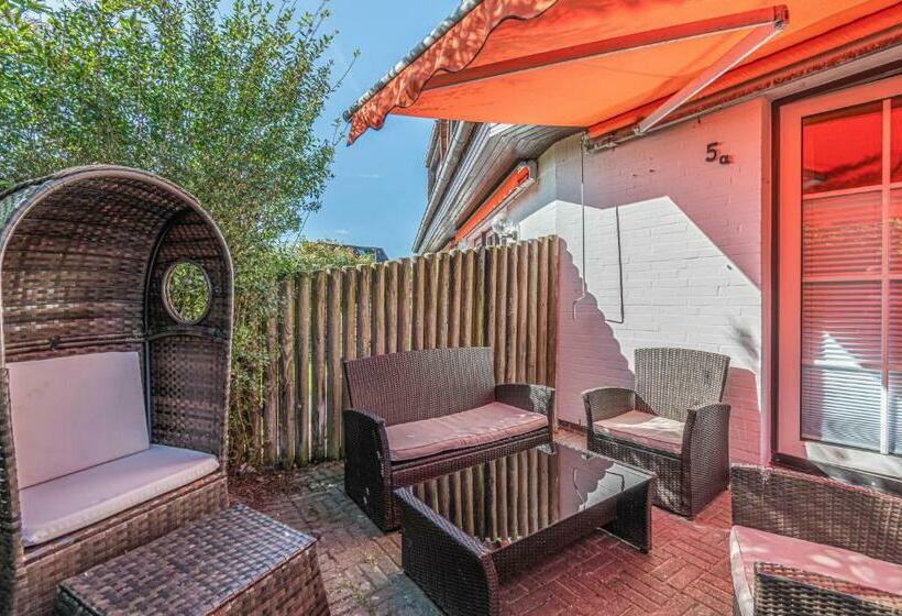 Cozy Apartment In Friedrichskoog With Kitchen