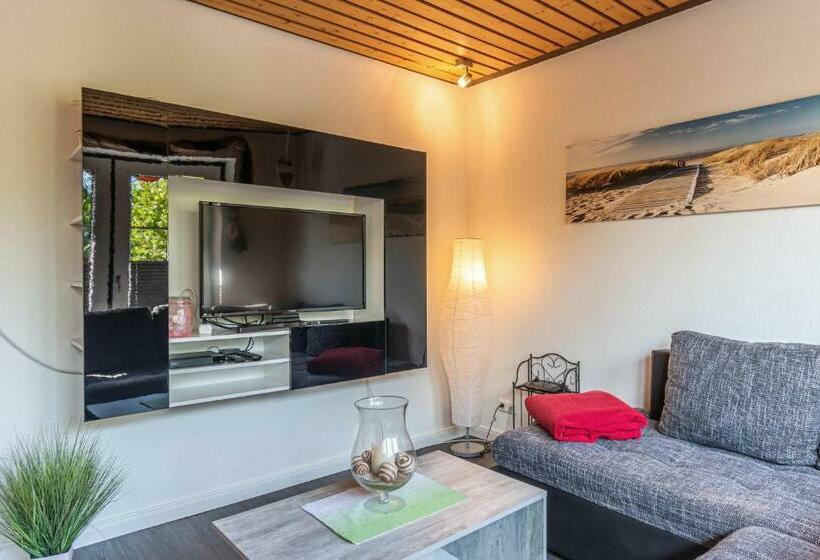 Cozy Apartment In Friedrichskoog With Kitchen