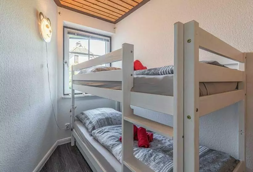 Cozy Apartment In Friedrichskoog With Kitchen