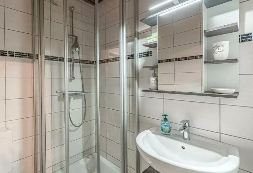 Cozy Apartment In Friedrichskoog With Kitchen