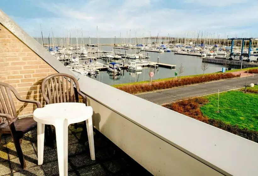 Awesome Apartment In Bruinisse With 1 Bedrooms And Wifi