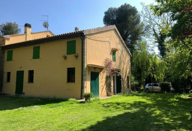 Casale Del Monte, Pesaro