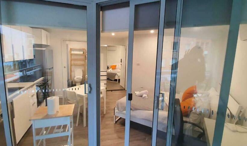 Dana Cozy Apartment With Shared Entry In The City