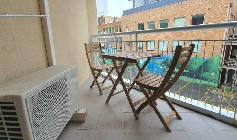 Dana Cozy Apartment With Shared Entry In The City