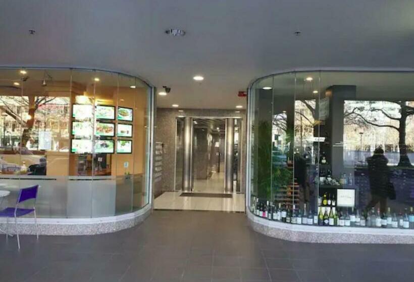 Dana Cozy Apartment With Shared Entry In The City