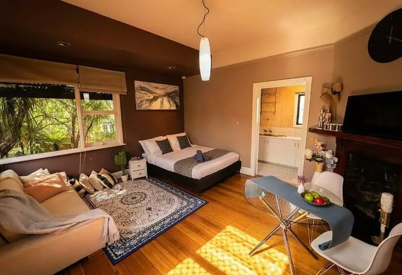Hobart Cozy Unit