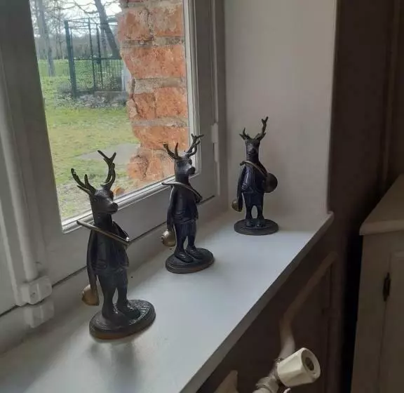 Gîte Dans Le Parc D Une Maison Ancienne Près Des Bords De Loire