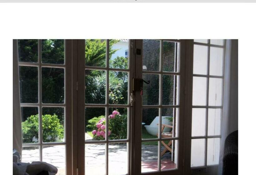 Maison 2chambres 2parkingsprivés Dans Jardin Clos