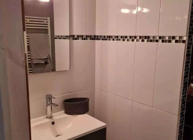 Studio 35m2 Dans Joli Village Proche Mer