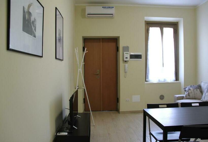 Along The Canal Smart Flat Naviglio   4 People