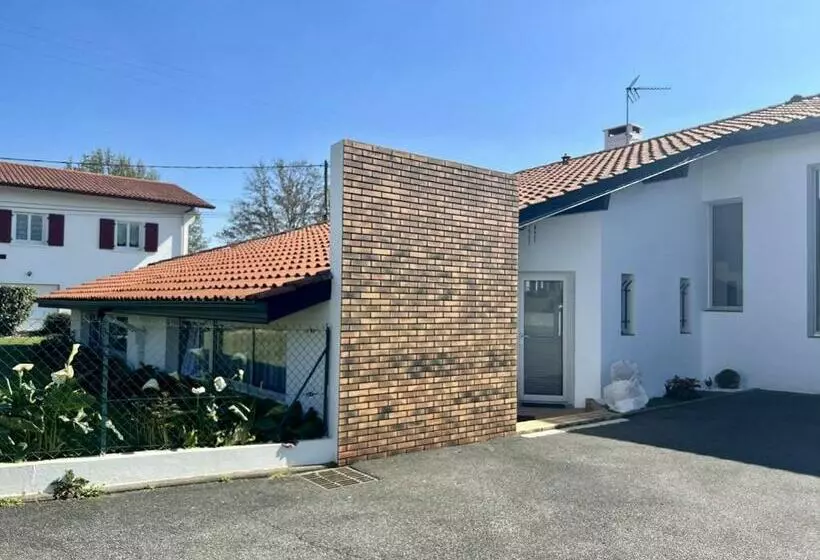 Appartement T2 Bis Avec Jardin Privé Et Tout Confort à Cambo Les Bains   Fr 1 495 21