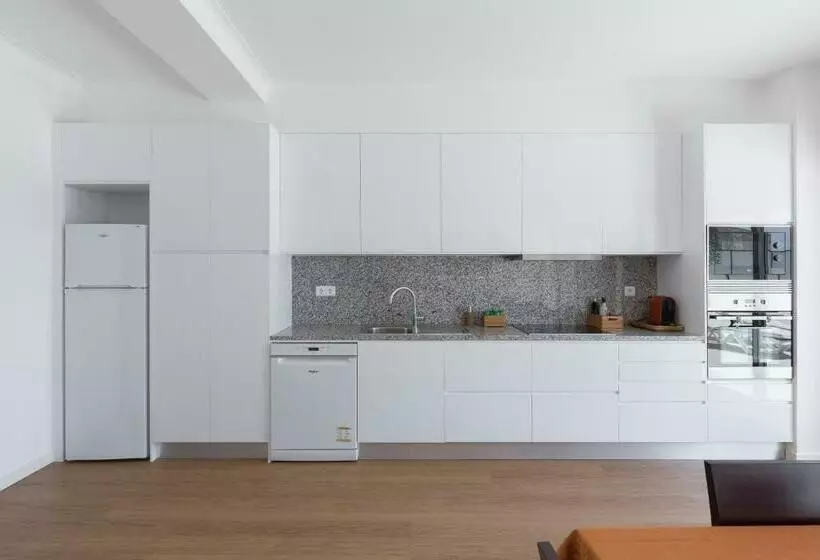 Lovely Flat With Charming Terrace By Host Wise