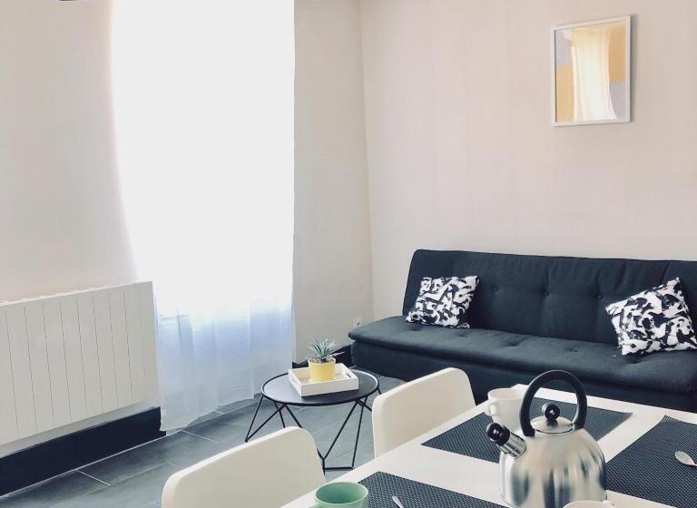 Spacieux, Climatisé, Quartier Calme, Proche Château, Le Cocon De Joy