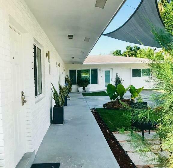 Wilton Manors Hideaway 5