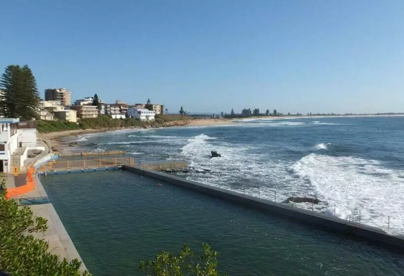 Sea Spray Apartments, Unit 1