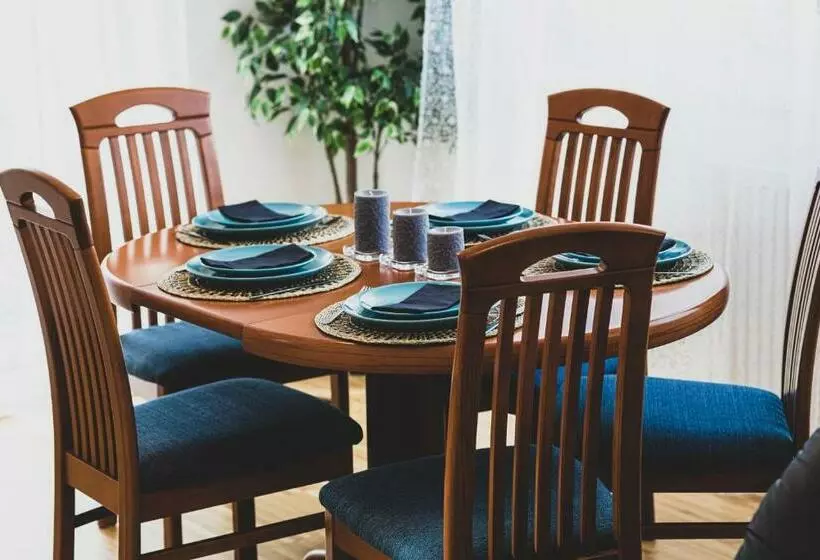 Carin Deluxe I