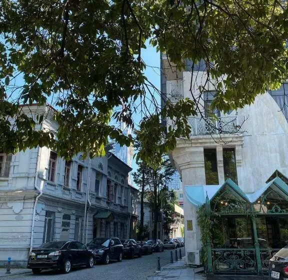 Apartment Next To The Old Boulevard