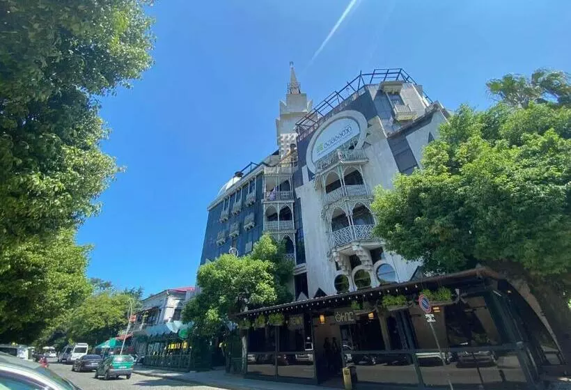 Apartment Next To The Old Boulevard