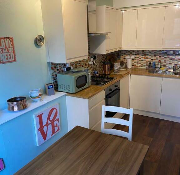 Great Rooms In An Uber Cool Flat! London Bridge