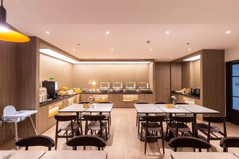 هتل Hanting Express Luoyang Wanda