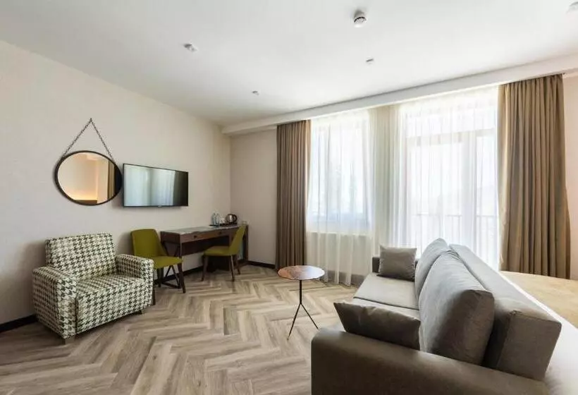 هتل Komorebi Bakuriani Resort