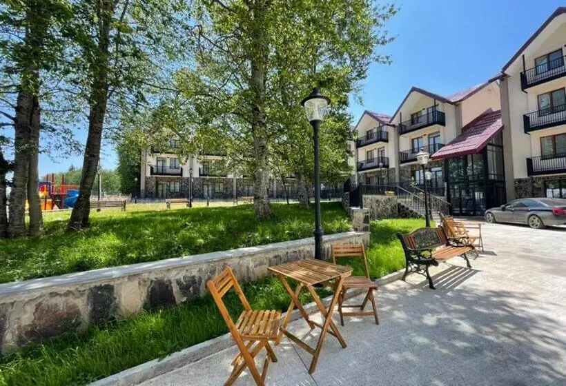 هتل Komorebi Bakuriani Resort