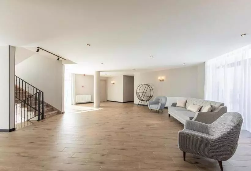 هتل Komorebi Bakuriani Resort