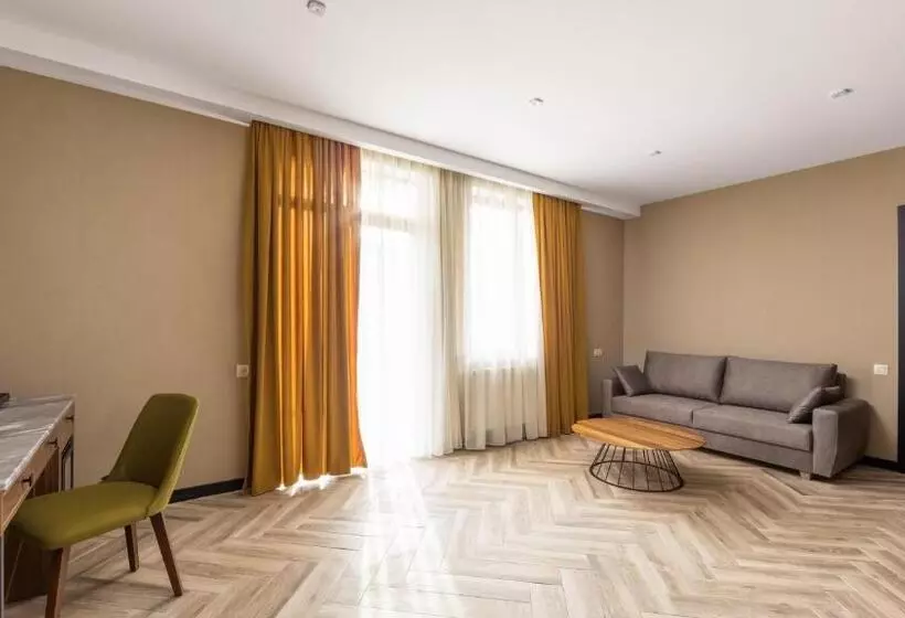 هتل Komorebi Bakuriani Resort