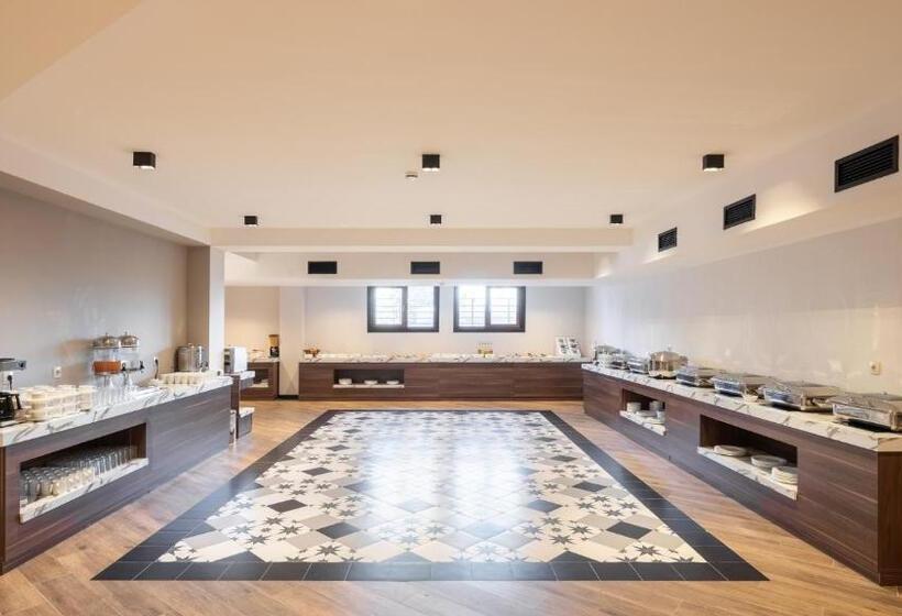 هتل Komorebi Bakuriani Resort