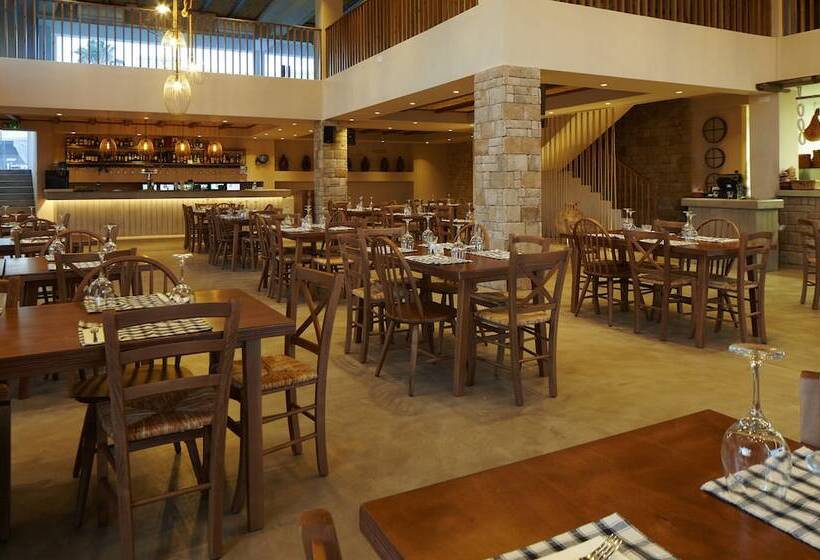 Melpo Antia Hotel & Suites