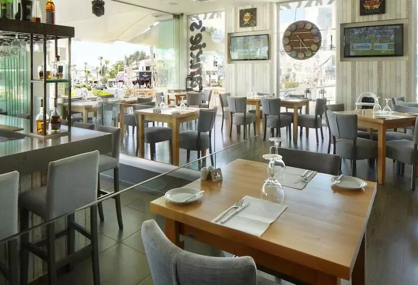 Melpo Antia Hotel & Suites