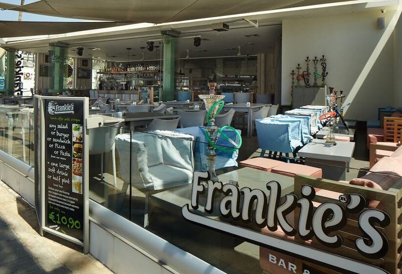 Melpo Antia Hotel & Suites