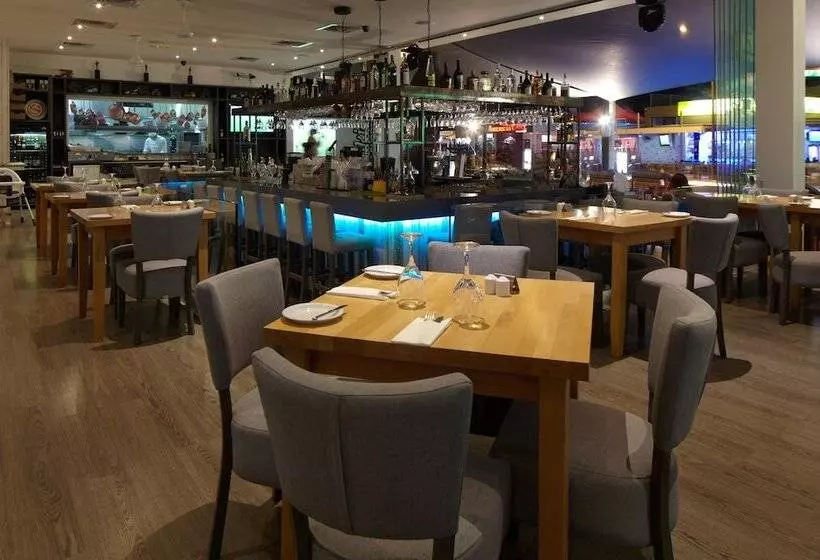 Melpo Antia Hotel & Suites