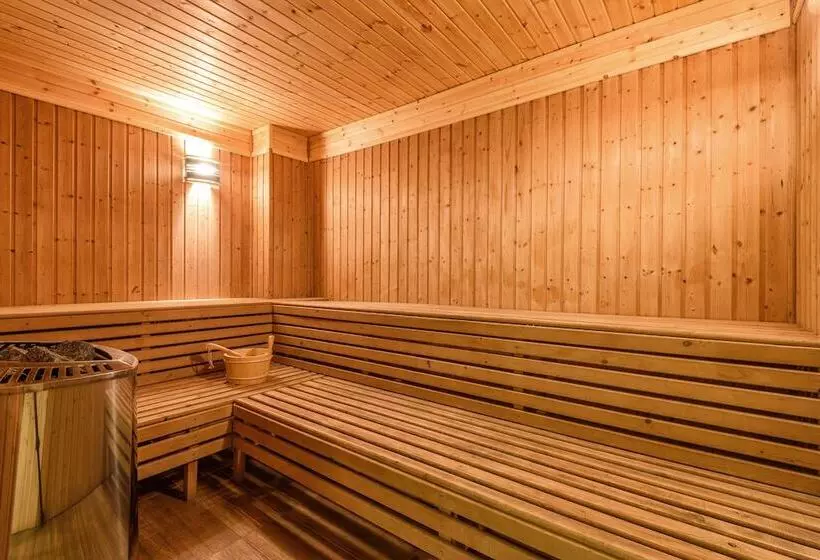 Melpo Antia Hotel & Suites