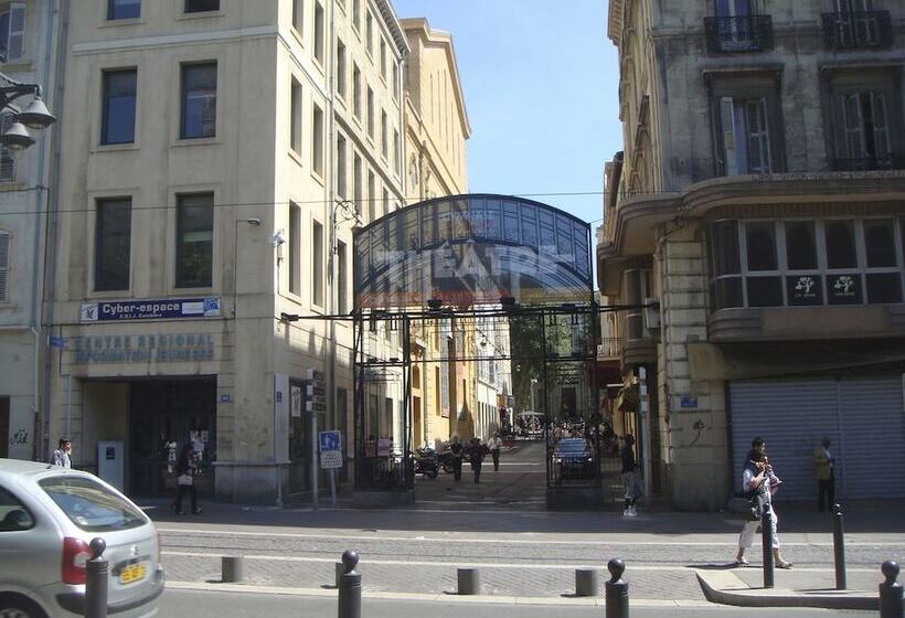 호텔 Hôtel De L Ariana