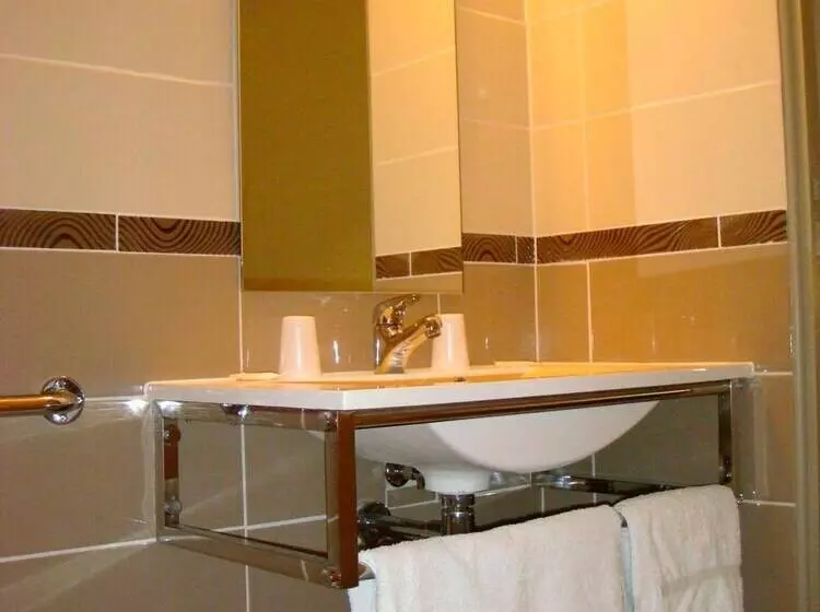 Hotel Hôtel De L  Ariana