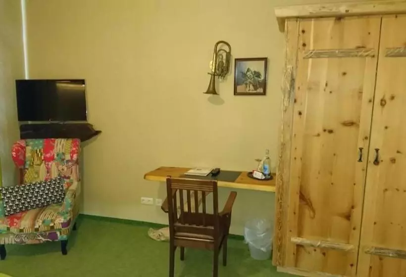 Szálloda & Auberge Le Journal