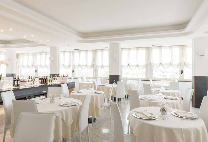 בית מלון כפרי Commodore