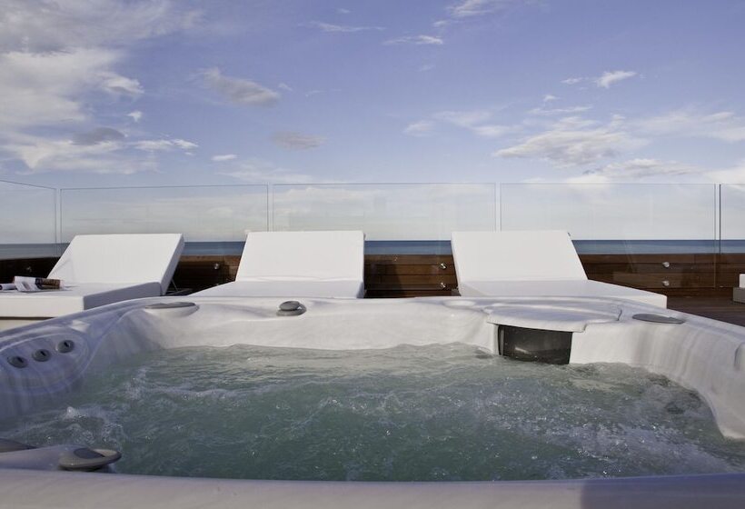 בית מלון כפרי Commodore