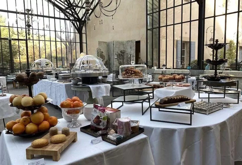 Отель Domaine De Manville