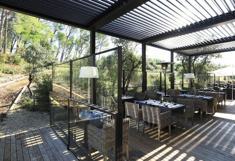 Отель Domaine De Manville