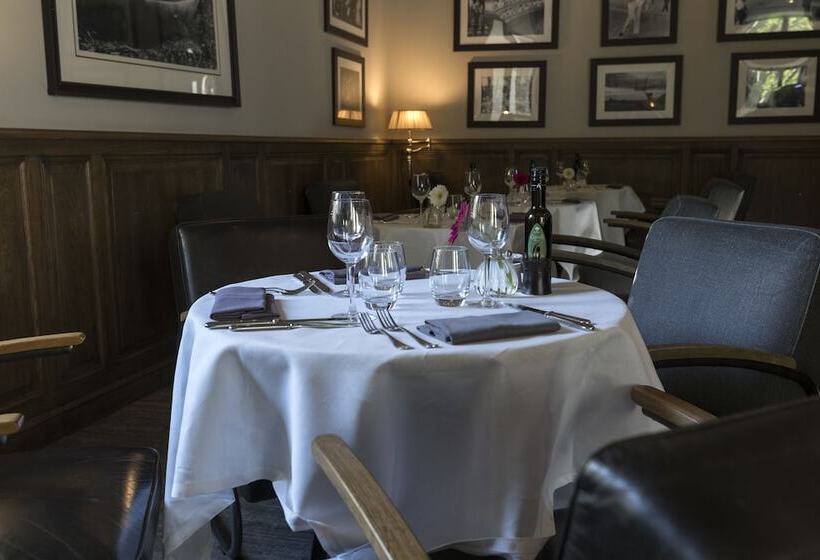 Отель Domaine De Manville