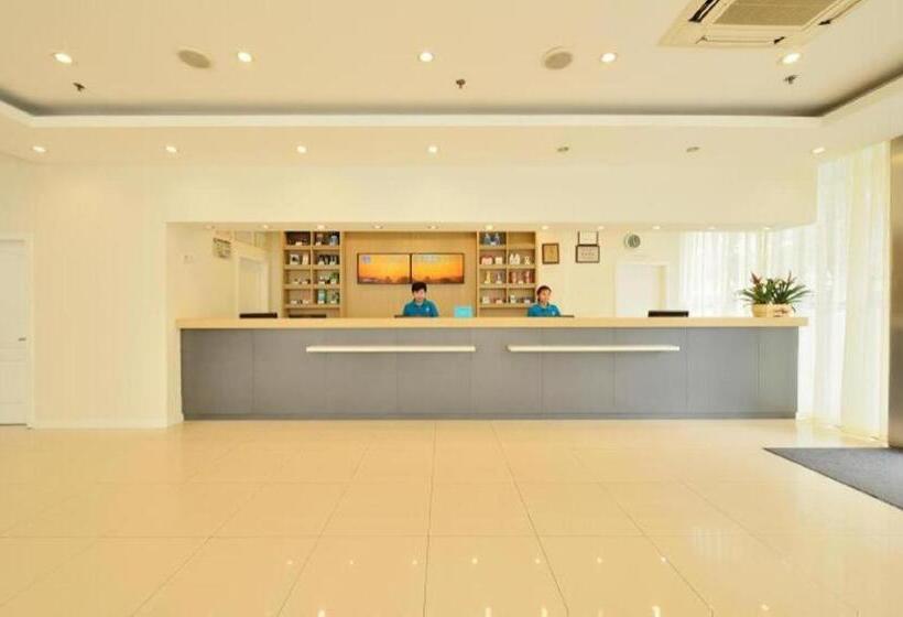 Hanting Hotel Shanghai Shangnan Metro Station